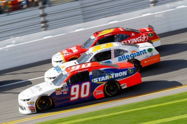 Daytona Beach, Florida ABD - 17 Şubat 2018: Josh Williams (90), Spencer Gallagher (23) ve Michael Annett (5) Daytona International Speedway at Daytona Beach, Florida.