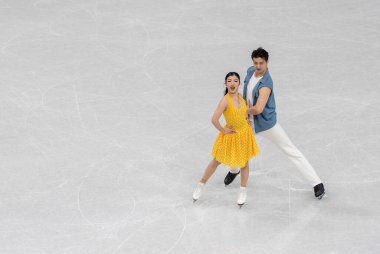 SHIYUE WANG ve LIU XINYU Çin takımı Milano Cortina 2026 Kış Olimpiyatları için Milano Buz Dansı - Ritim Dans Yarışması 'nda performans sergilediler..