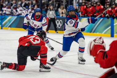 2026 Milano Cortina Kış Olimpiyatları 'nda Milano Santagiulia Buz Hokeyi Arena' da oynanan ön tur A Grubu 'nda Amerika Birleşik Devletleri' nin 10. Amerikan takımı Kanada 'yı 5-0 yendi.