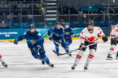 Finlandiya Takımı 'ndan 77 numaralı forvet Susanna Tapani, 2026 Milano Cortina Kış Olimpiyatları' nda İtalya 'nın MILAN kentindeki Milano Buz Parkı' nda A Grubu 'na karşı oynuyor. Kanada Finlandiya 'yı 5: 0 yendi.