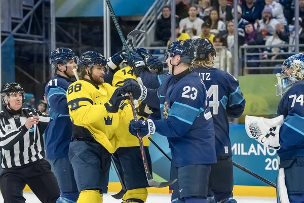 Finlandiya takımı 2026 Milano Cortina Kış Olimpiyatları 'nda Milano Santagiulia Buz Hokeyi Arena' da B Grubu 'na karşı oynuyor. Finlandiya İsveç 'i 4: 1 yendi.