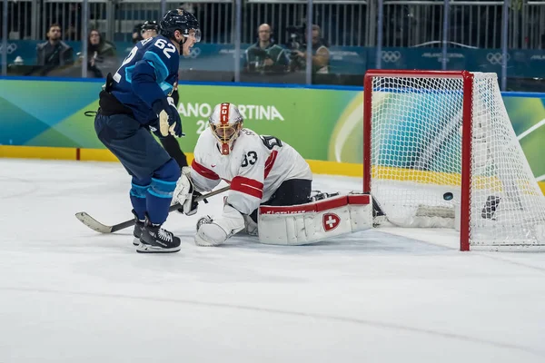 Forvet Artturi Lehkonen # 62 Finlandiya Takımı 2026 Milano Cortina Kış Olimpiyatları 'nda Milano Rho Buz Hokeyi Arena' da oynanan çeyrek finalde İsviçre takımına karşı galibiyet golünü attı. Finlandiya takımı ilerliyor.