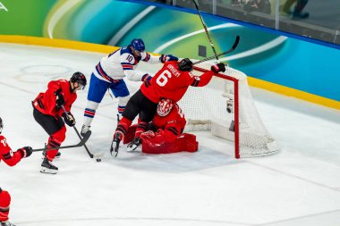 Kanada Takımının 50 numaralı kalecisi Jordan Binnington, 2026 Milano Cortina Kış Olimpiyatları 'nda İtalya' nın MILAN kentinde oynanan Milano Santagiulia Buz Hokeyi Arena 'da Mens Team Canada karşısında ABD takımına karşı oynadığı maçta gol kaydetti..