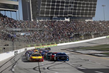 Corning, CA (45) 'den TYLER REDDICK Hampton, GA' daki EchoPark Speedway 'de Otomatik rader 400 için sahada lider.