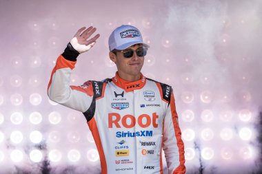 Yeni Zelandalı NTT INDYCAR SERIES sürücüsü, MARCUS ARMSTRONG (66) (NZL), AVONDALE, AZ, ABD 'deki Good Ranchers 250 için yarışmadan önce taraftarlara tanıtıldı..