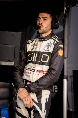 Hollanda, Hoofddorp 'tan NTT INDYCAR SERIES sürücüsü RINUS VEEAllah (NLD), ARLINGTON TX' teki Arlington Caddelerinde Arlington 'daki Java House Grand Prix için pratik yapmaya hazırlanıyor..