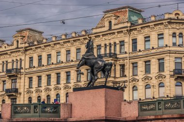 Saint Petersburg, Rusya, 5 Eylül 2020, Saint Petersburg 'daki Neva nehri üzerinde tekne gezisi. St. Petersburg tipi ve manzarası.