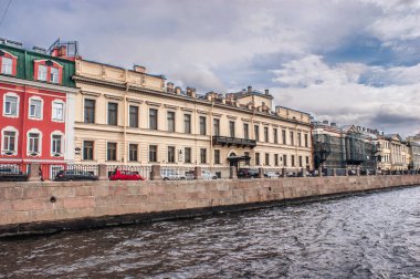 Saint Petersburg, Rusya, 5 Eylül 2020, Saint Petersburg 'daki Neva nehri üzerinde tekne gezisi. St. Petersburg tipi ve manzarası.