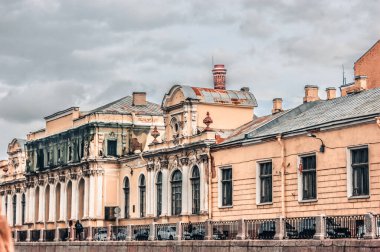 Saint Petersburg, Rusya, 5 Eylül 2020, Saint Petersburg 'daki Neva nehri üzerinde tekne gezisi. St. Petersburg tipi ve manzarası.