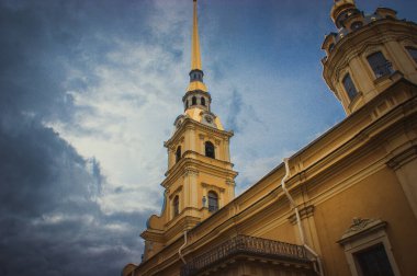 Saint Petersburg, Rusya, 5 Eylül 2020, Saint Petersburg 'daki Neva nehri üzerinde tekne gezisi. St. Petersburg tipi ve manzarası.