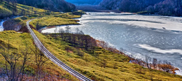 Зимовий Lake.Sakhalin . — стокове фото