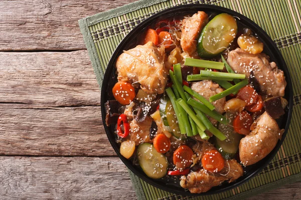 Comida coreana jjimdak: Pollo cocido con verduras. Horizontal —  Fotos de Stock