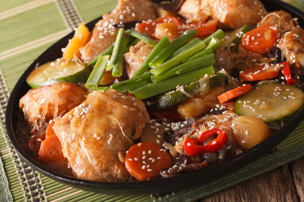 Dakjim pollo estofado con verduras en un estilo coreano close-u —  Fotos de Stock