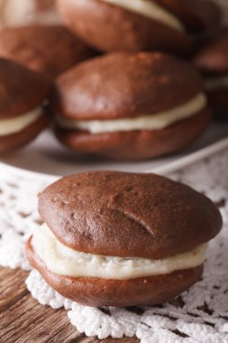 Amerikan Whoopie pasta tatlı makro. Dikey