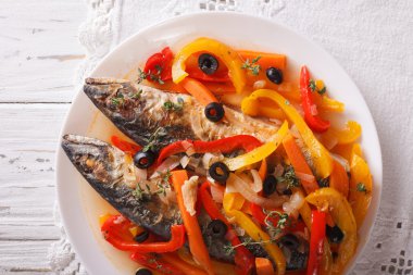 Uskumru Marine sebze yakın çekim tablo içinde. Yatay