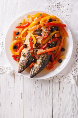 Uskumru Marine sebze yakın çekim tablo içinde. Dikey t