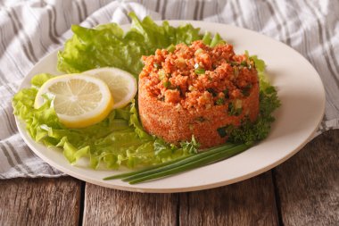 Türk k? s? r baharatlı otlar yakın çekim bir pla ile bulgur salatası