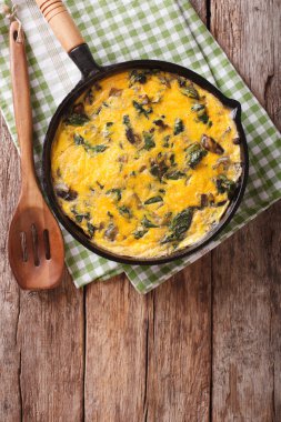 Ispanak, peynir ve pan clo mantar ile İtalyan omlet