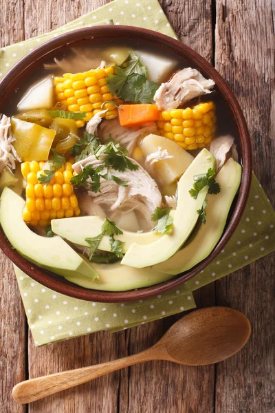 Колумбійський кухні: закрити ajiaco суп з куркою і овочів — стокове фото