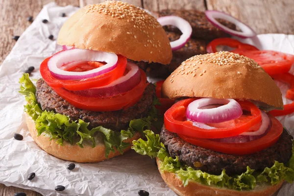 Bean vegetariánské burgery s zeleninou detail. Horizontální — Stock fotografie