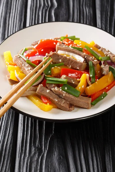 Boiled Beef Tongue Appetizer Bell Pepper Onion Sesame Seeds Close — Stock Photo, Image