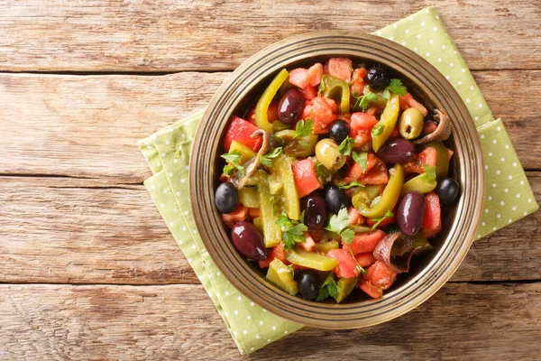 Délicieuse Salade Tomates Poivrons Verts Chlada Felfel Aux Anchois Olives — Photo