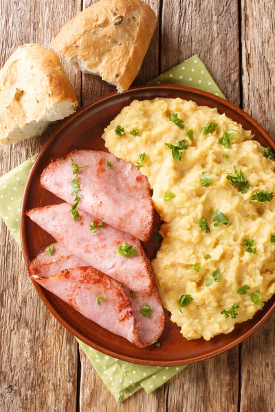 Pease Pudding Tillverkad Matlagning Gula Delade Ärtor Serveras Med Stekt — Stockfoto