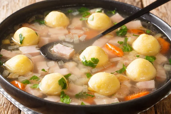 Sopa Deliciosa Cozinha Liechtenstein Com Bolinhos Presunto Farinha Milho Close — Fotografia de Stock