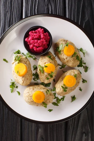 Receita Peixe Judeu Gefilte Com Beterraba Horseradish Close Placa Tble — Fotografia de Stock