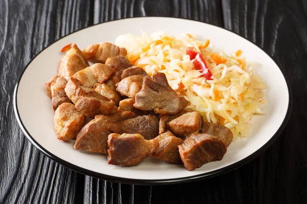 Haitian Food Griot Fried Chunks Pork Pikliz Close Plate Table — Foto de Stock