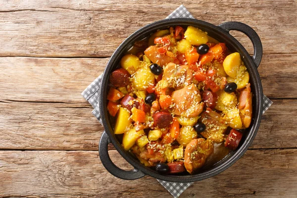 Portugisisk Kyckling Galinha Portugisisk Kinesisk Curry Nära Håll Pannan Bordet — Stockfoto