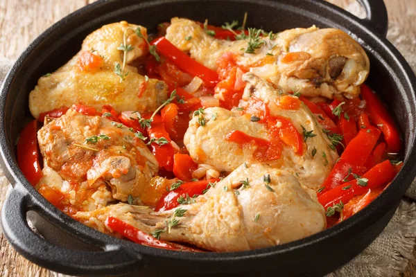Basque Braised Chicken Peppers Poulet Basquaise Close Pan Table Horizonta — Stock Photo, Image
