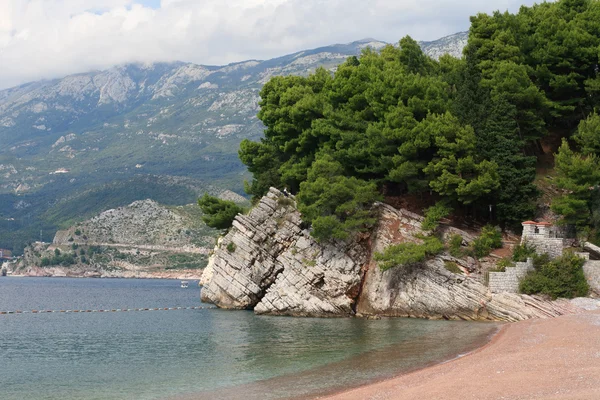 Beautiful beach in the village of Milocher, Montenegro — Stock Photo, Image