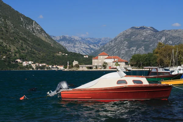 Little red boat in the Bay of Kotor, Montenegro — Stock Photo, Image