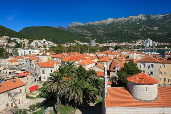 Verão na cidade velha de Budva. Montenegro — Fotografia de Stock