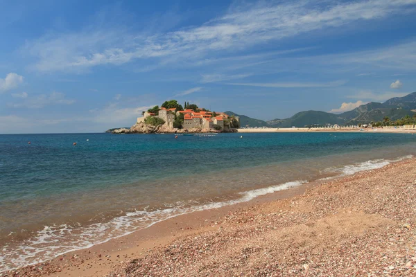 Příboj moře blízko, ostrov Sveti Stefan, Černá Hora — Stock fotografie