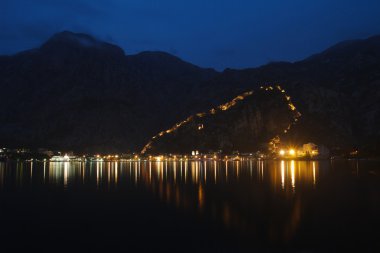 Akşam Panoramma Kotor şehir.