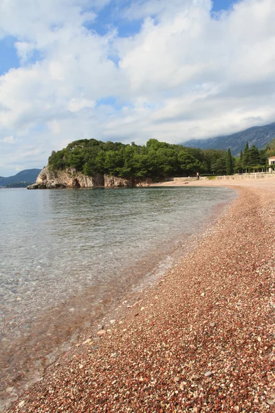 Luxe keienstrand in de zomer, Montenegro — Stockfoto