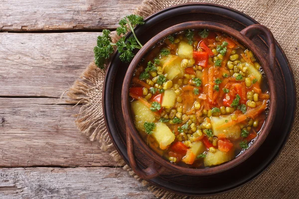 Vegetable soup with mungbeen top view horizontal — Stock Photo, Image