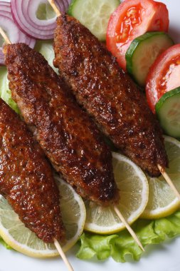 kebap sebze yakın çekim ile. Dikey Üstten Görünüm