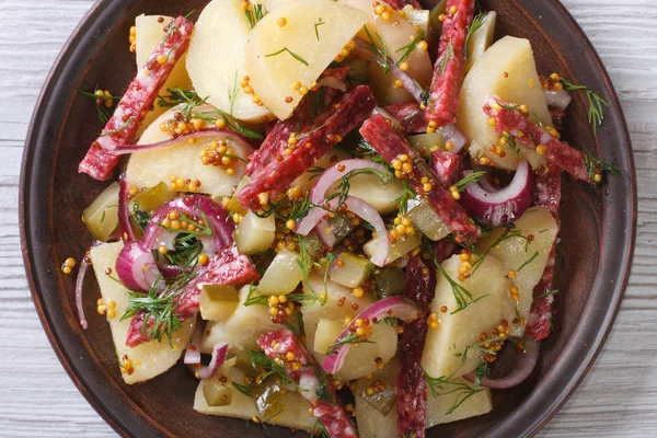 Köstlicher deutscher Kartoffelsalat aus nächster Nähe von oben horizontal — Stockfoto