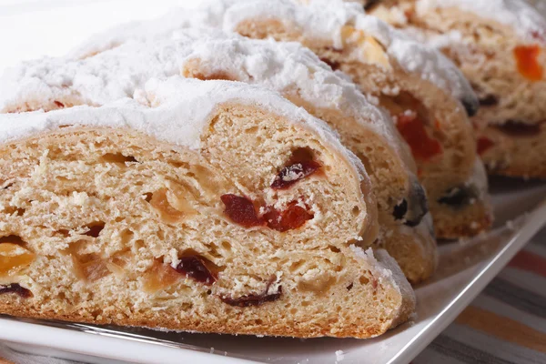 Tyska jul frukt bröd Stollen skivad, makro — Stockfoto