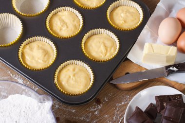 Muffins yakın çekim yatay üstten görünüm hazırlanması
