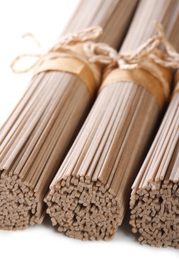Makro izole dikey ham buğday soba erişte