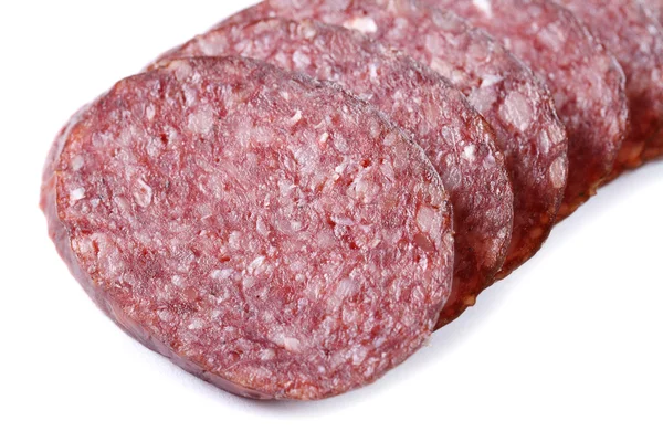 In Scheiben geschnittene geräucherte Wurst. horizontal — Stockfoto