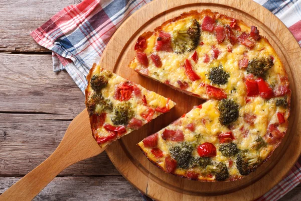 Torta di verdure primo piano. vista dall'alto orizzontale — Foto Stock