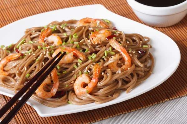 Japanese buckwheat soba noodles with shrimp horizontal — Stock Photo, Image