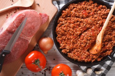 Bolognese sos tava malzemeler yatay en iyi Manzaralı