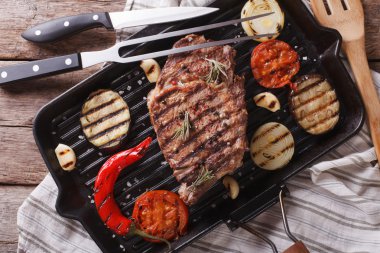 ızgara dana biftek ızgara tava portre yatay Üstten Görünüm