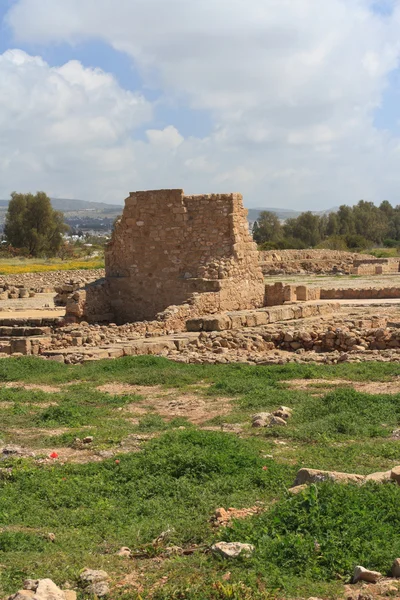 Ruines anciennes de murs dans le parc archéologique de Paphos. Chypre spr — Photo